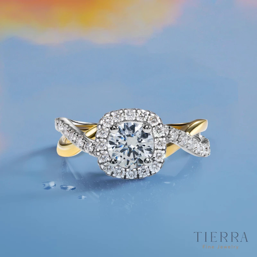 Nhẫn kim cương nữ Halo cushion đai twist 1 đai tấm NKC2405