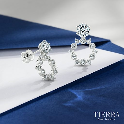 Những lưu ý khi đeo hoa tai kim cương