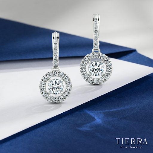 Ý nghĩa của hoa tai kim cương